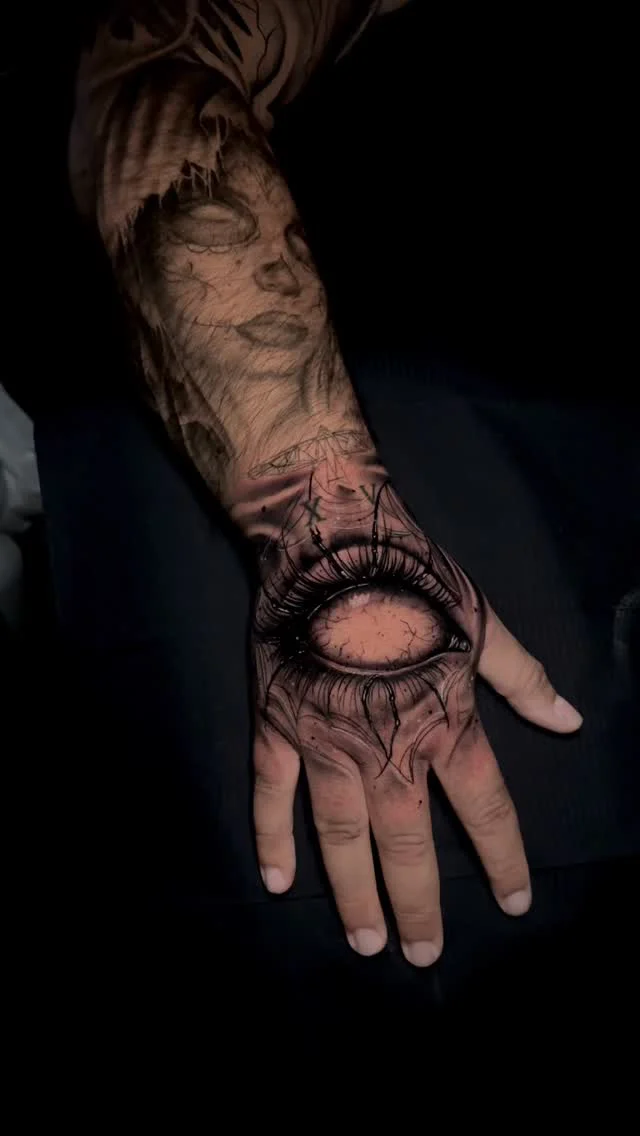 👁️ Liebe doch Handtattoos 🖤✨